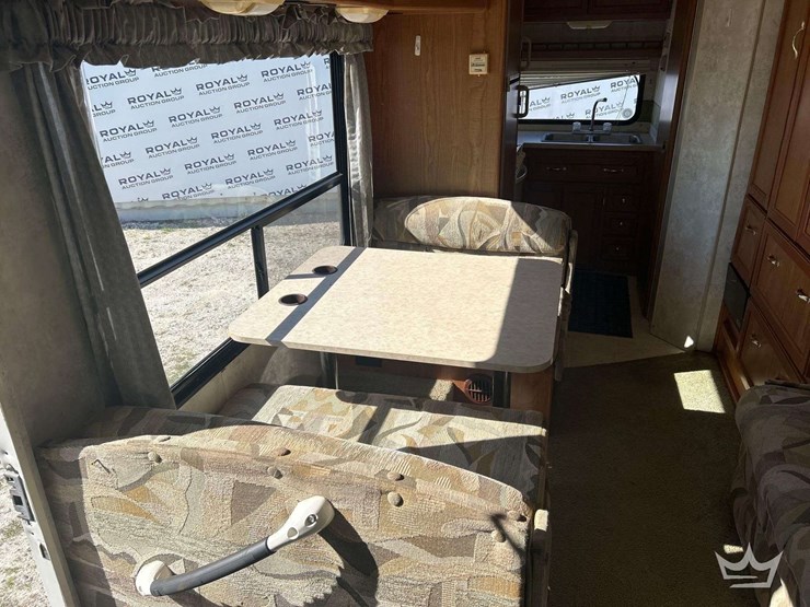 2003-coachmen-catalina-sport-220rk-class-c-motorhome-image-19