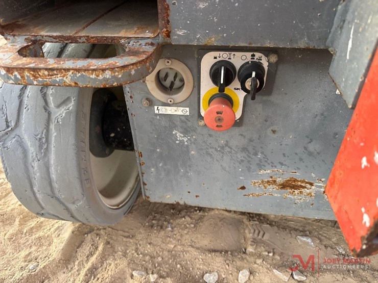 skyjack-sj4632-electric-scissor-lift-image-8