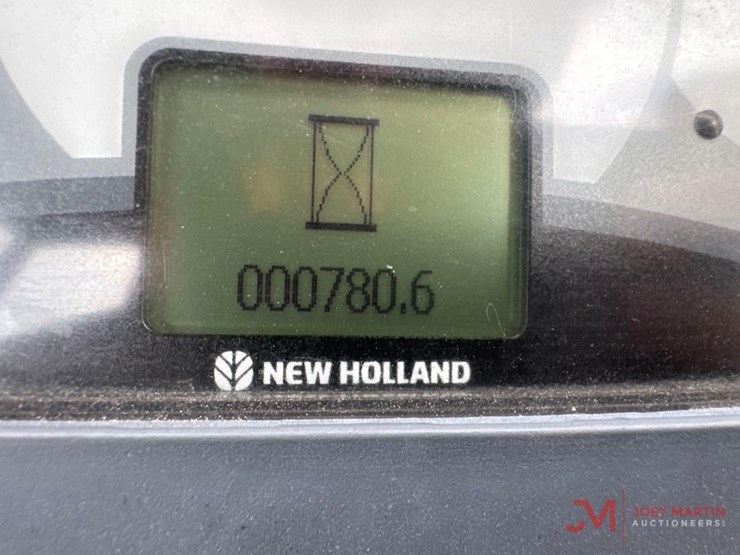 new-holland-b95c-image-23