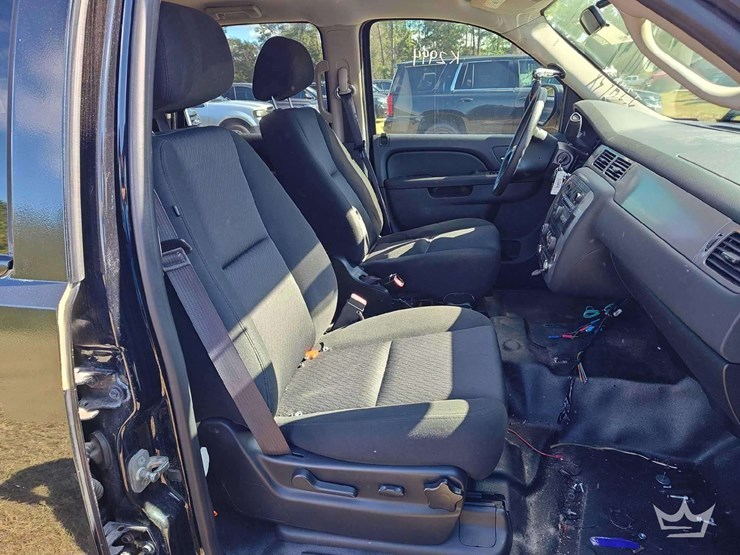 2014-chevrolet-tahoe-image-21