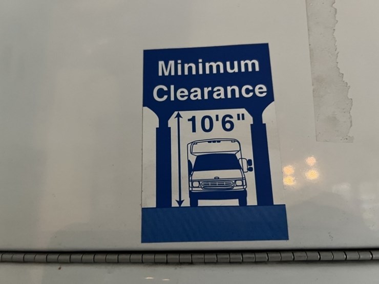 2014-chevrolet-express-paratransit-bus-image-34