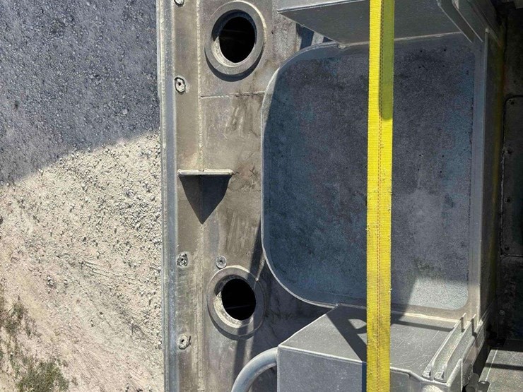 2011-armstong-marine-pilot-house-boat-w/-t/a-boat-trailer-image-29