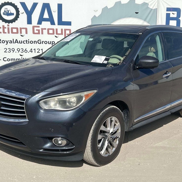 2013 Infiniti JX35 v SUV