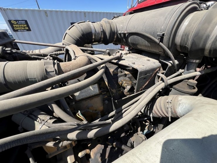 1997-peterbilt-567-image-22