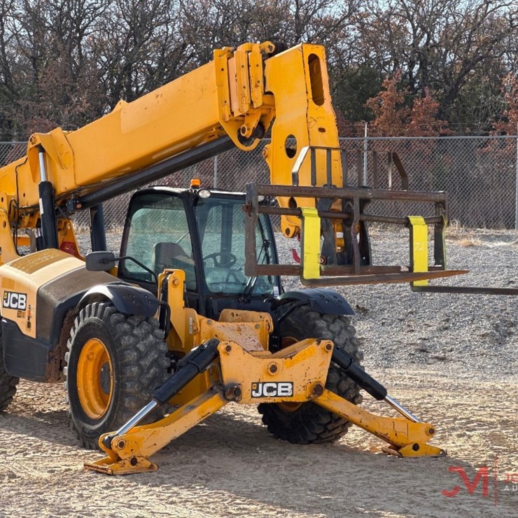 2017 JCB 510-56