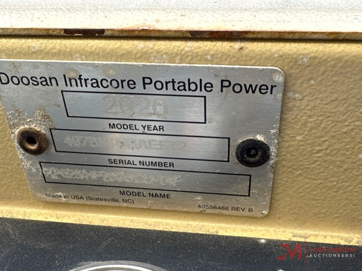 2020-doosanxp825hp-750-towable-air-compressor-image-16