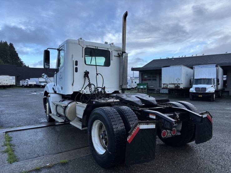 freightliner-s/a-truck-tractor-image-3