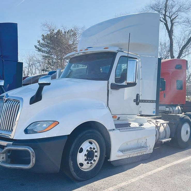 2018 INTERNATIONAL LT