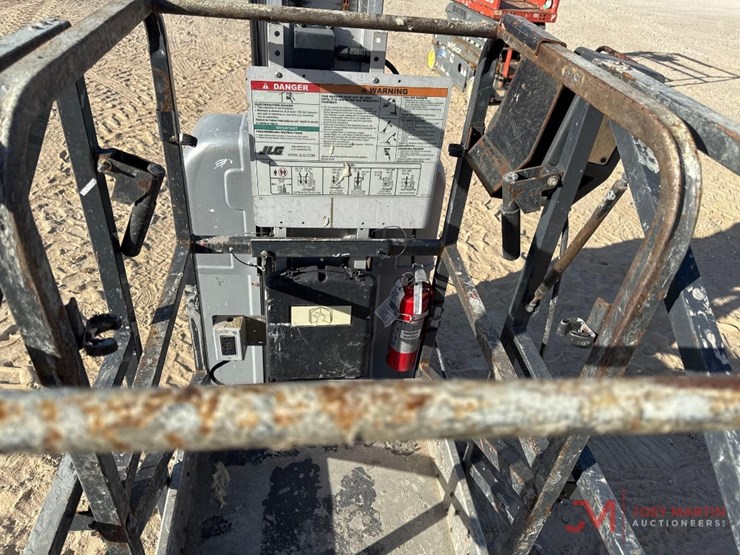 2015-jlg-20mvl-image-6