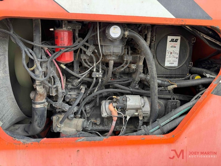 2015-jlg-8042-image-13