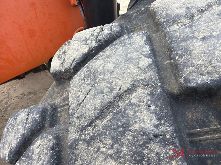 2013-sky-trak-10042-image-16