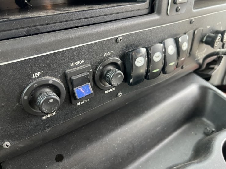 2014-chevrolet-express-paratransit-bus-image-32