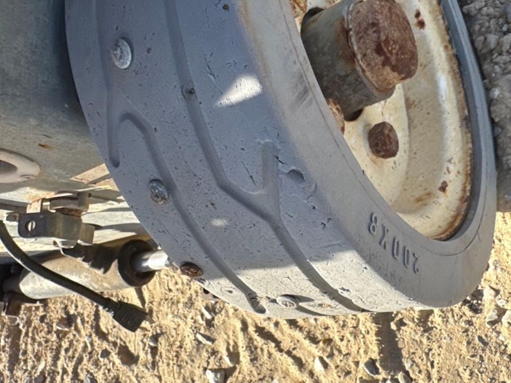 2016-skyjack-sj3219-electric-scissor-lift-image-7