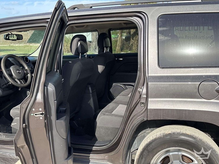 2005-jeep-patriot-image-14