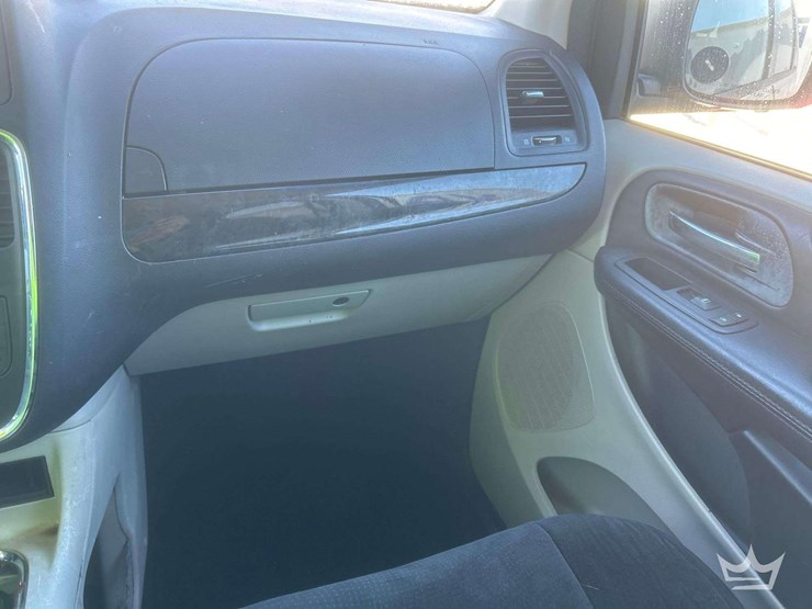 2016-dodge-grand-caravan-image-18