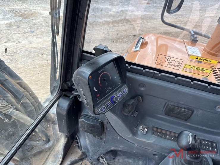 2014-case-cx57c-image-18