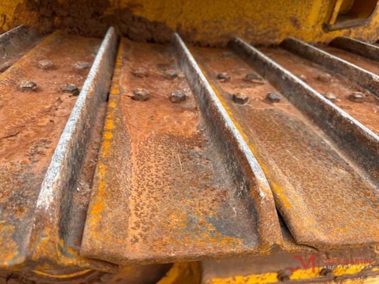 2019-deere-650k-lgp-image-11