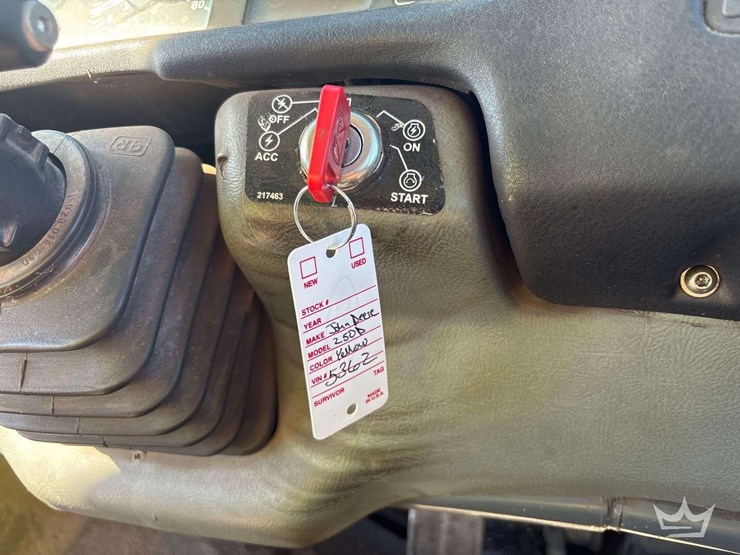 2006-deere-250d-image-34