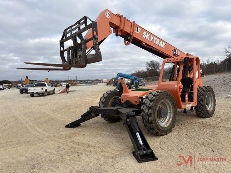 2013-sky-trak-10042-image-7