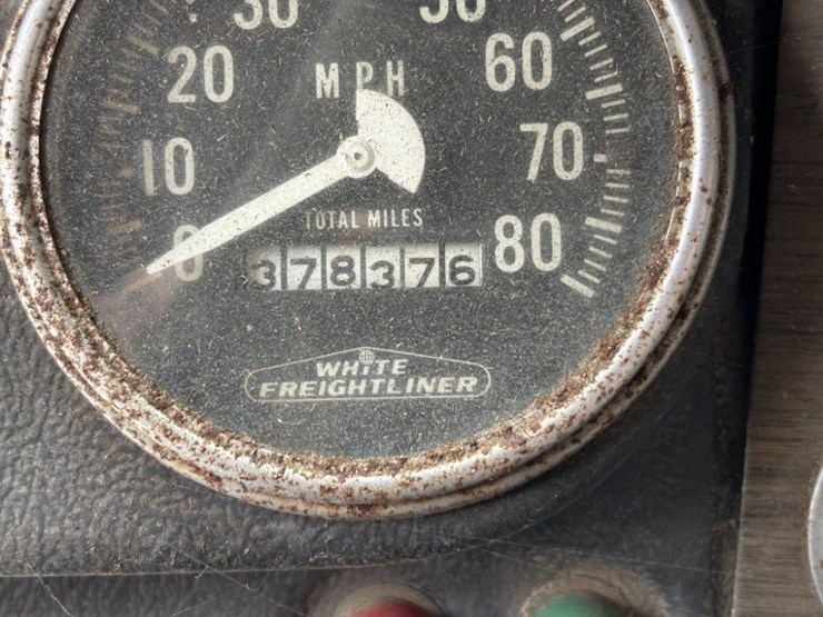 freightliner-t6364-t/a-cab-&-chassis-image-24