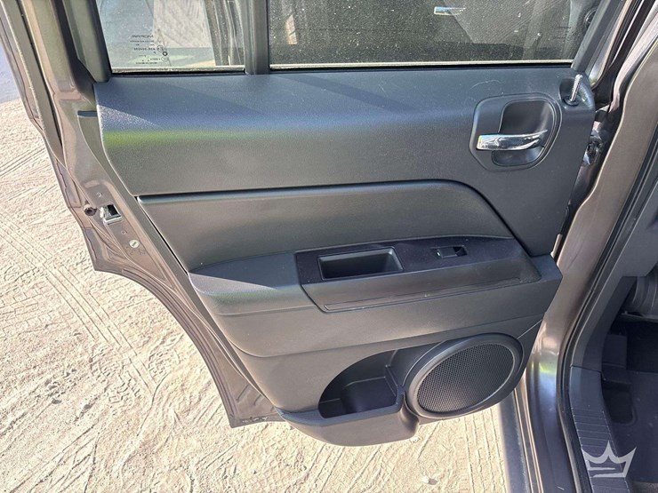 2005-jeep-patriot-image-15