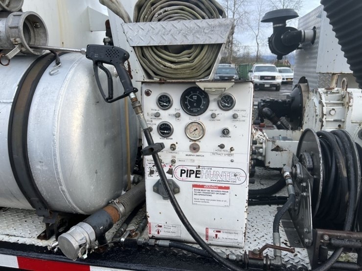 2009-gmc-w5500-image-23