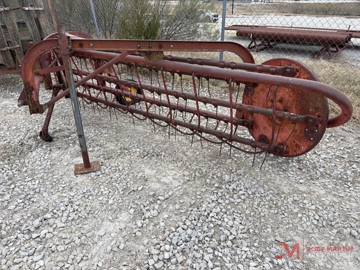 massey-ferguson-side-discharge-hay-rake-image-4