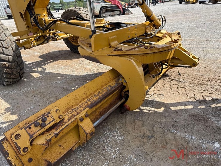 2012-caterpillar-140m2-image-7