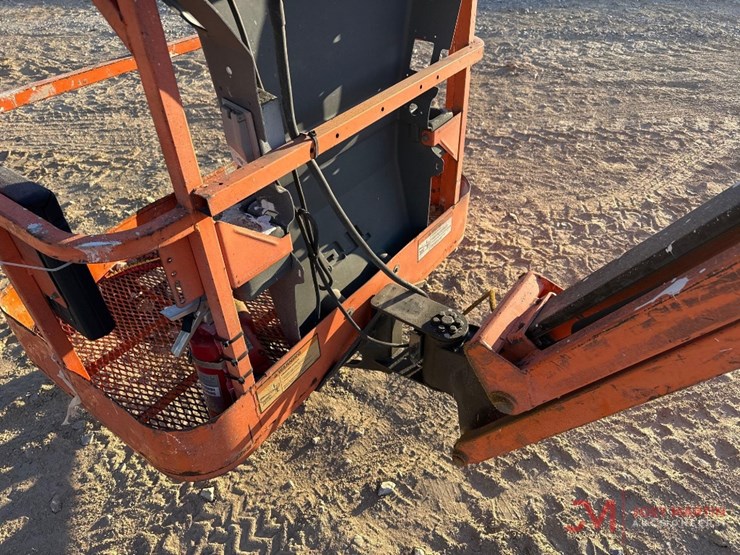 jlg-e400ajp-image-11