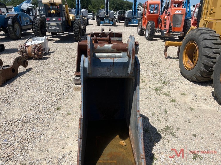 strickland-22"-excavator-tooth-bucket-w/-welded-on-sand-foot-image-5
