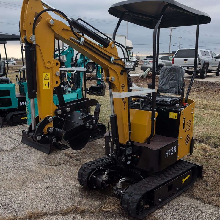 CFG Industrial Mini Excavator - H12R - YELLOW