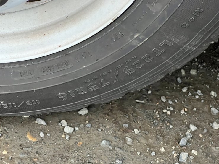 2014-chevrolet-express-paratransit-bus-image-17