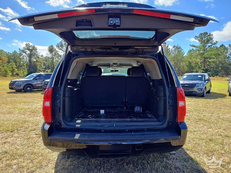 2014-chevrolet-tahoe-image-28