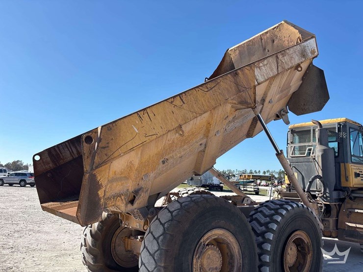 2006-deere-250d-image-8