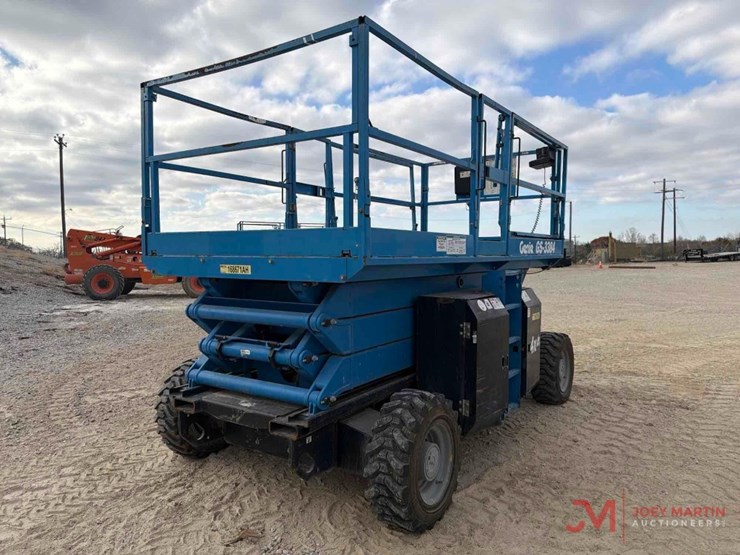 2016-genie-gs-3384-rough-terrain-scissor-lift-image-3
