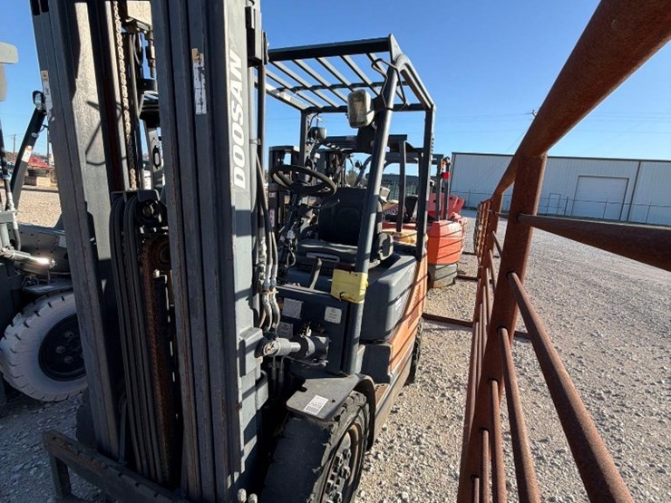 doosan-g25e-5-image-4