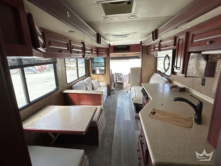 2013-freightliner-forest-river-390bh-39ft.-class-a-motorhome-image-19