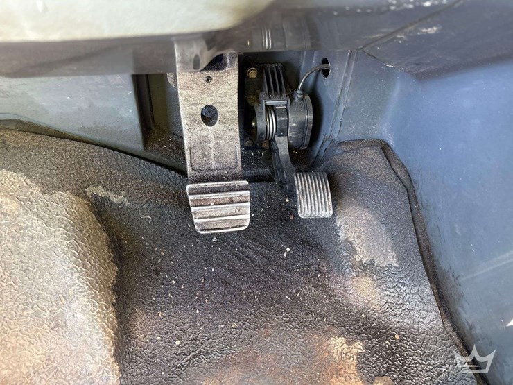 2006-deere-250d-image-23