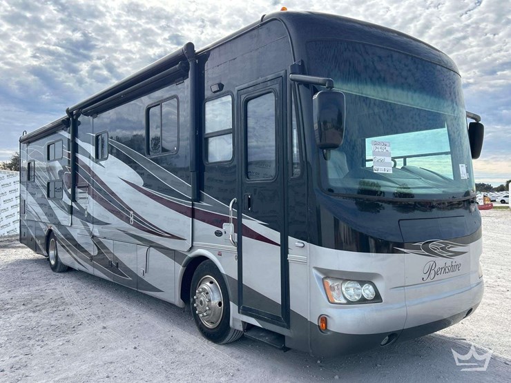 2013-freightliner-forest-river-390bh-39ft.-class-a-motorhome-image-2