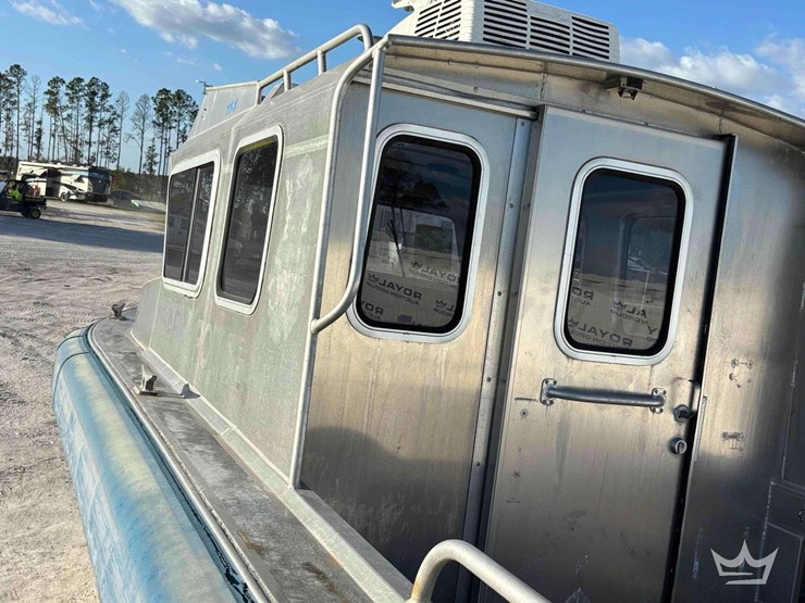 2011-armstong-marine-pilot-house-boat-w/-t/a-boat-trailer-image-13