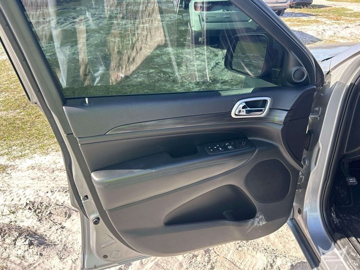 2019-jeep-grand-cherokee-image-13