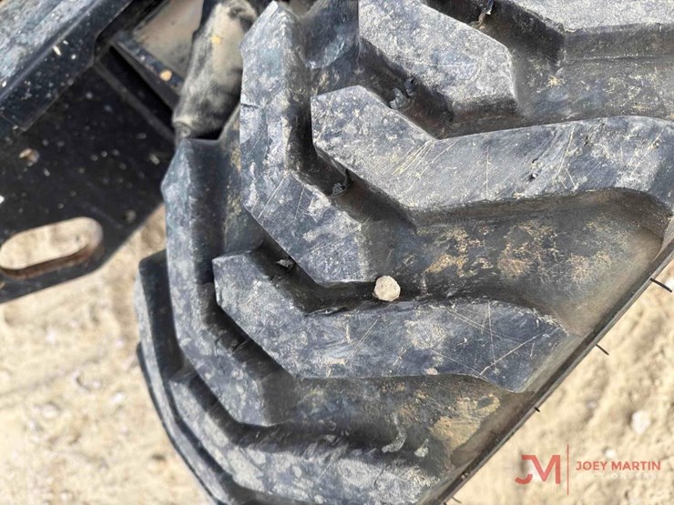 2016-genie-gs-3384-rough-terrain-scissor-lift-image-9