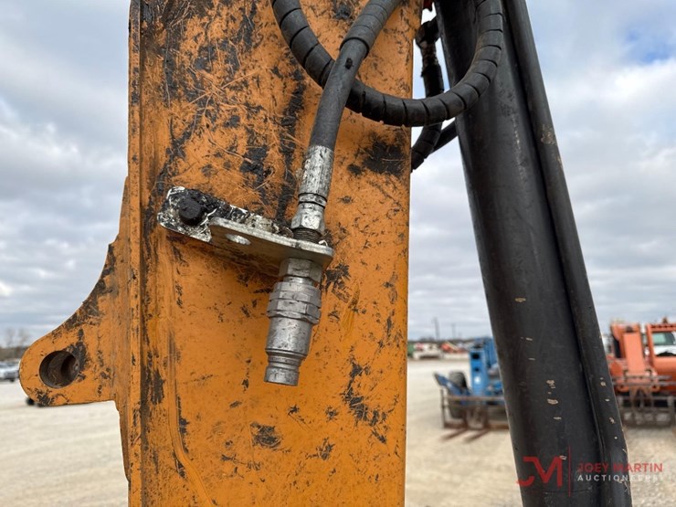 2014-case-cx57c-image-9