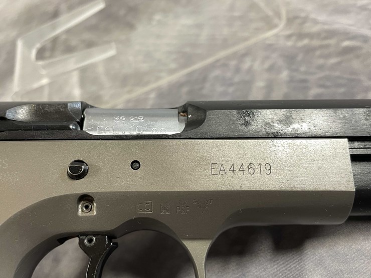 #5196-•-tanfoglio,-10mm-semi-auto-pistol,-sn:-ea44619,-(neenah,-wi)-image-6