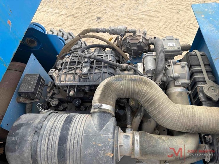 2016-genie-gs-3384-rough-terrain-scissor-lift-image-20