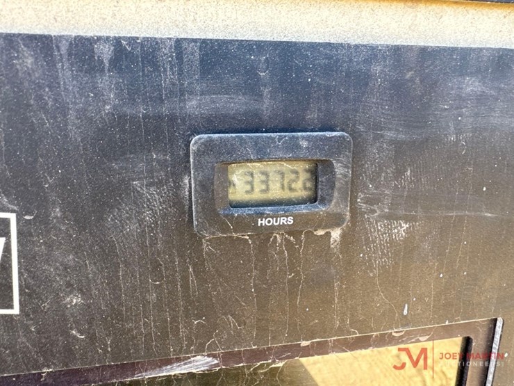 2020-doosanxp825hp-750-towable-air-compressor-image-14