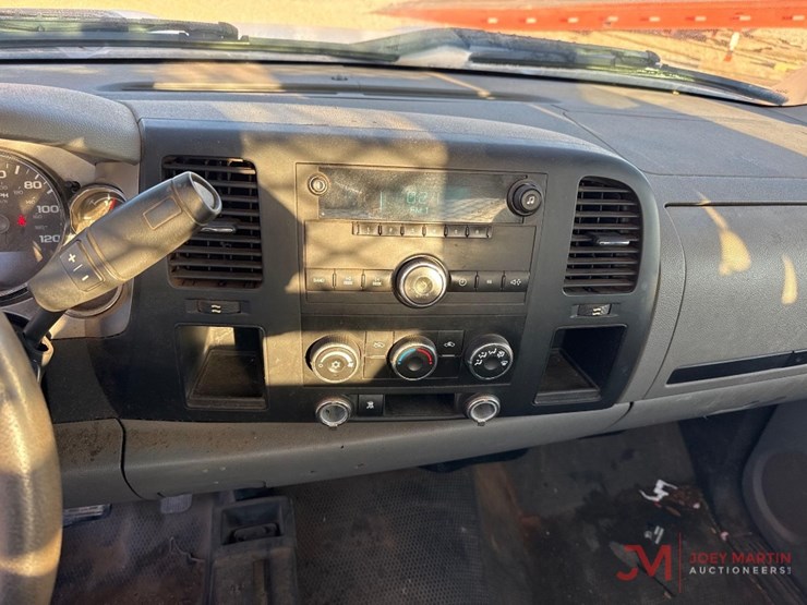 2008-chevrolet-silverado-2500-image-27