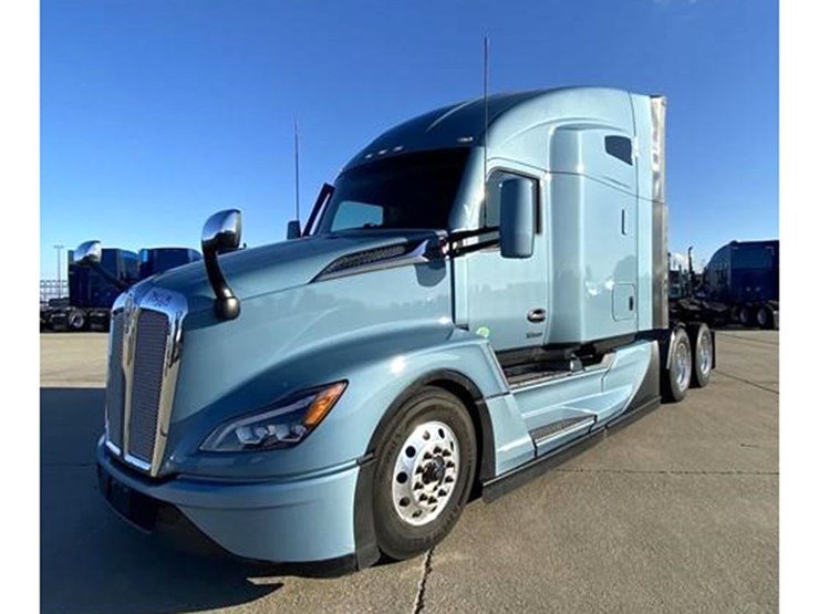 2022-kenworth-t680-image-1