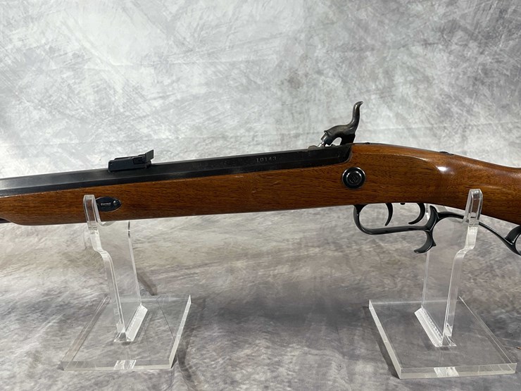 #1201-•-thompson-center,-.54-cal-muzzleloader,-sn:-10143,-(neenah,-wi)-image-7