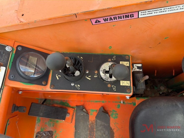 2013-sky-trak-10042-image-18